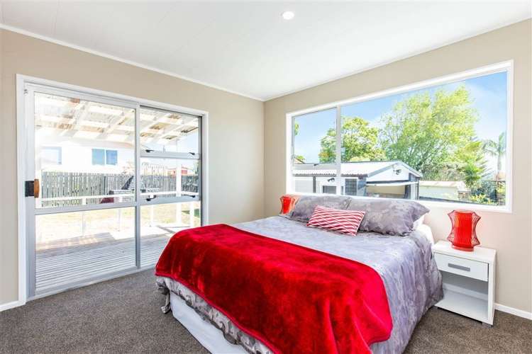 35 Solar Road Glen Eden_11