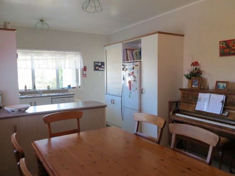 16 Longfellow Street Te Aroha_14