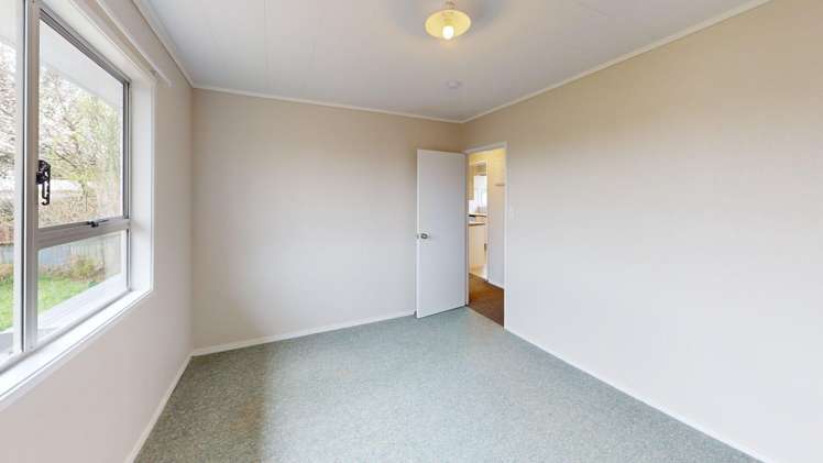 2/38a ( Front house ) Clapham Street 1226_10