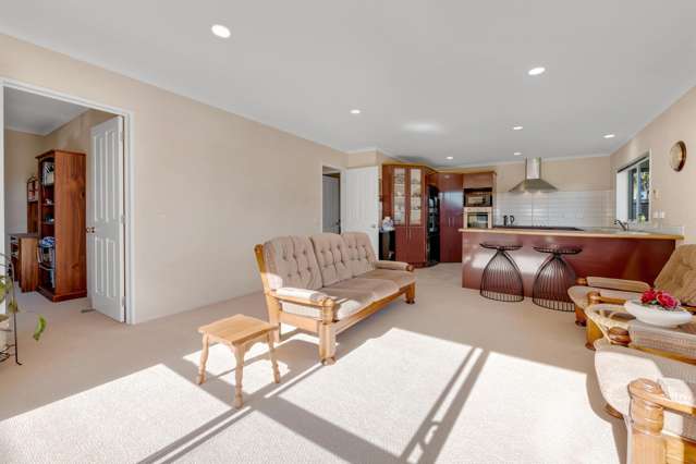 135 Middlefield Drive Flat Bush_1