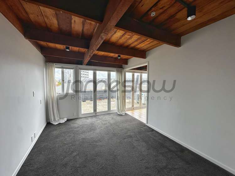 1 Beresford Square City Centre_3