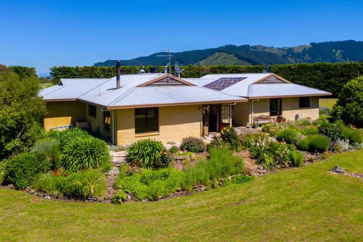 21 Neal Road Rarangi_17