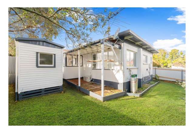 2 BEDROOMS IN HENDERSON