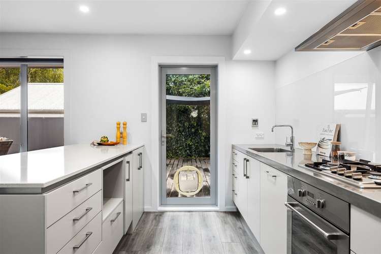 2/176 Rossall Street Merivale_6