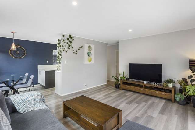 24 Bayside Avenue Te Atatu Peninsula_1