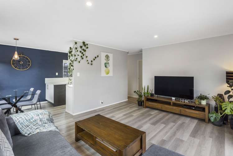 24 Bayside Avenue Te Atatu Peninsula_1