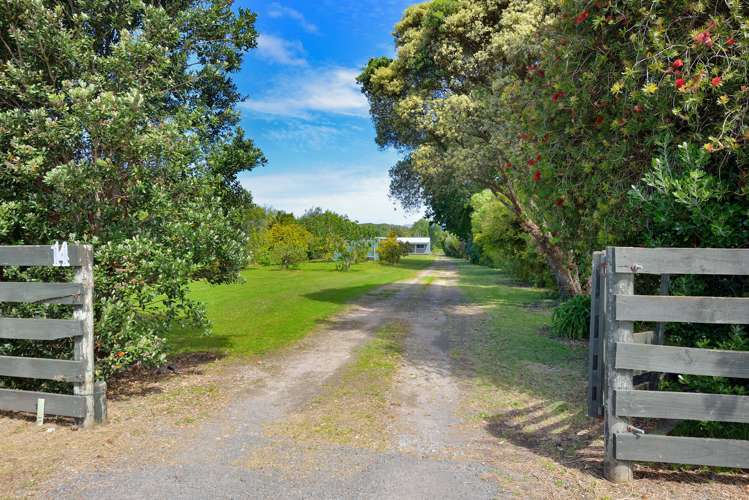 14 Monkhouse Street Tolaga Bay_24