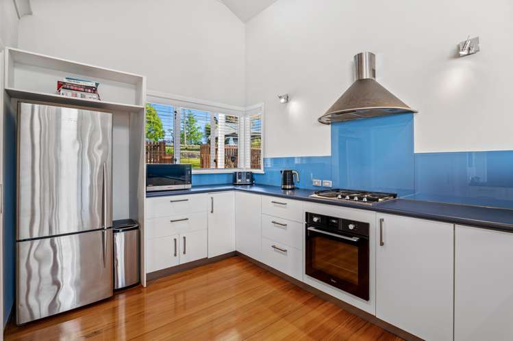 32 Bernard Magnus Lane Greenhithe_10