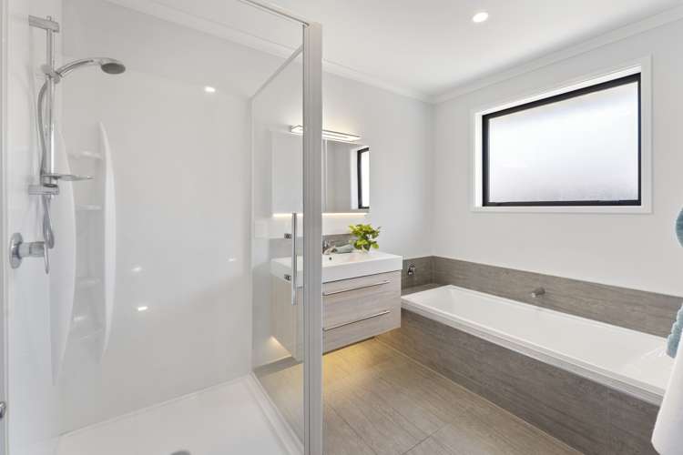 4 Kohunga Crescent Bottle Lake_16