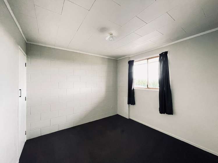 8 Anzac Parade Hamilton Central_11