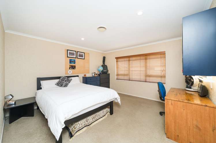 54 Cashmere Drive Fitzherbert_26