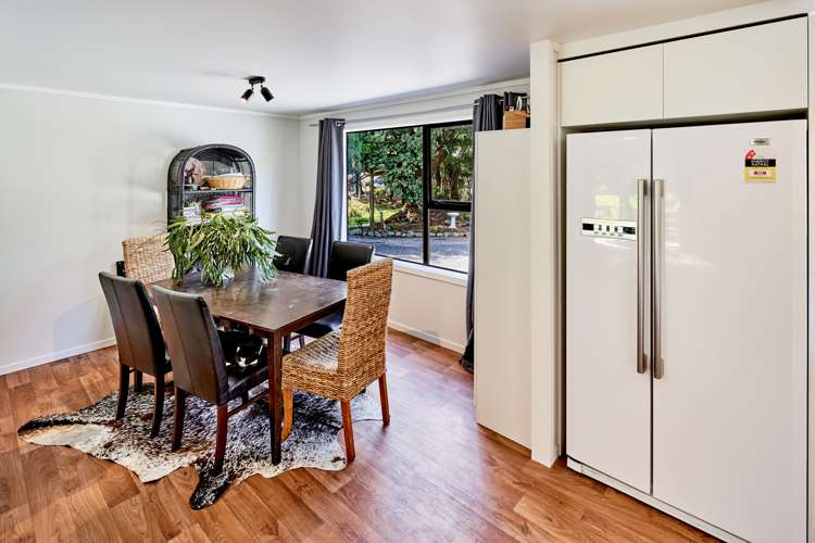 1296 Coast Road Wainuiomata Coast_12