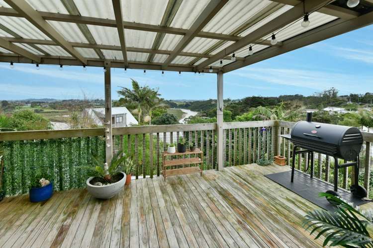 76 Rivervale Grove Stanmore Bay_13