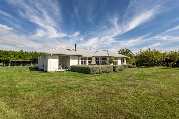 2/521 McLaughlins Road_0