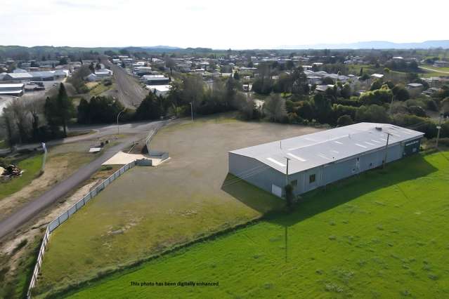 High-Stud Facility with Large Yard