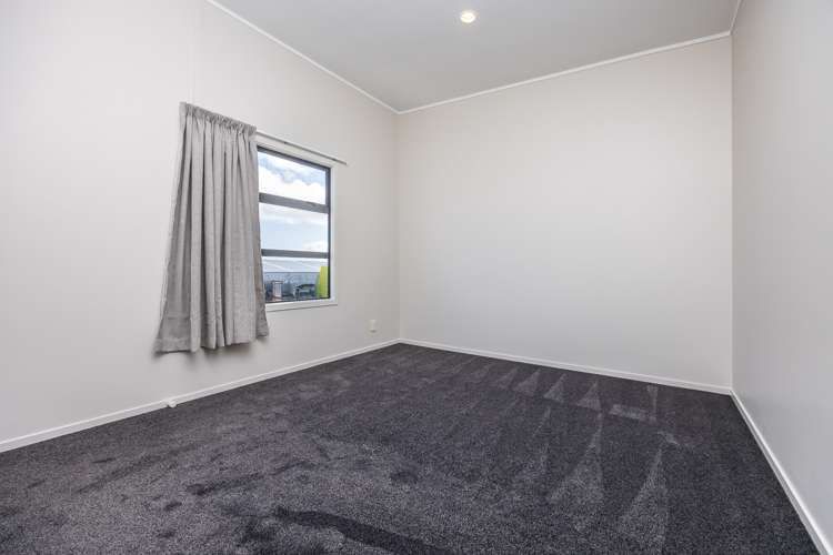2/5 Freeman Way Manukau_9