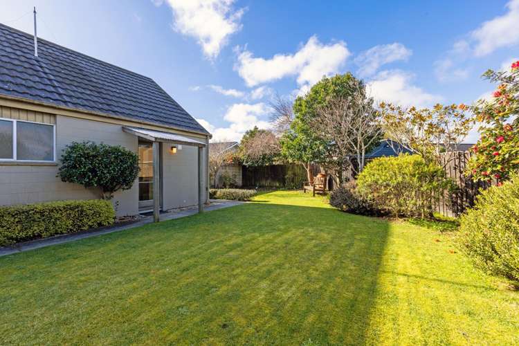 42b Delaware Crescent Russley_14