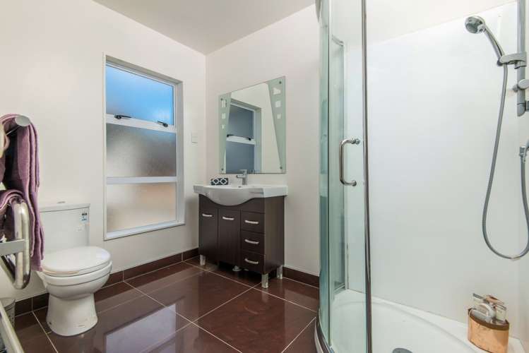 2/103l Glengarry Road Glen Eden_20