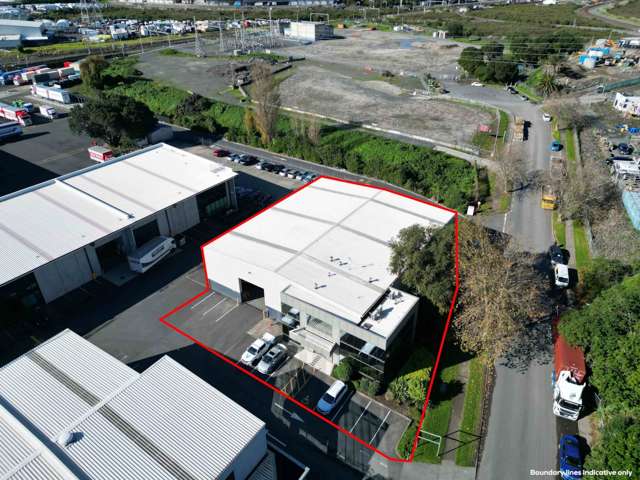PENROSE HIGH STUD WAREHOUSE WITH YARD