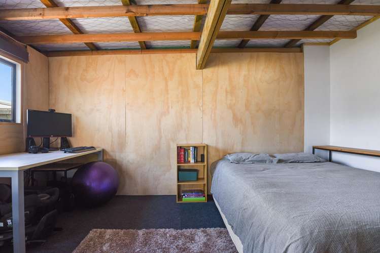 14 Burton Place Owhata_16