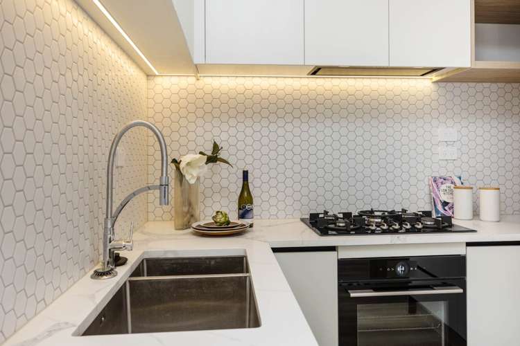 11C Norman Lesser Drive St Johns_16