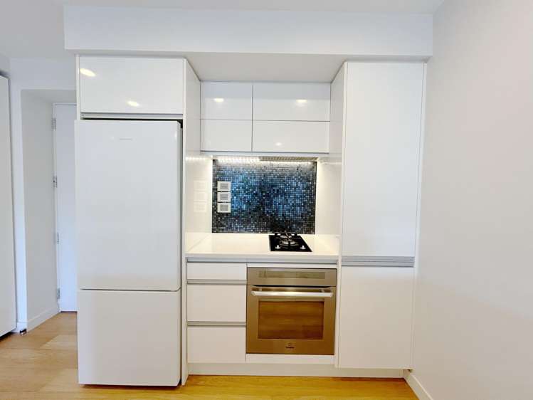 407/10 Lion Place Epsom_2