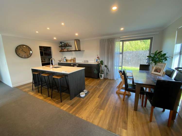 54 Suffolk Drive 11099_1