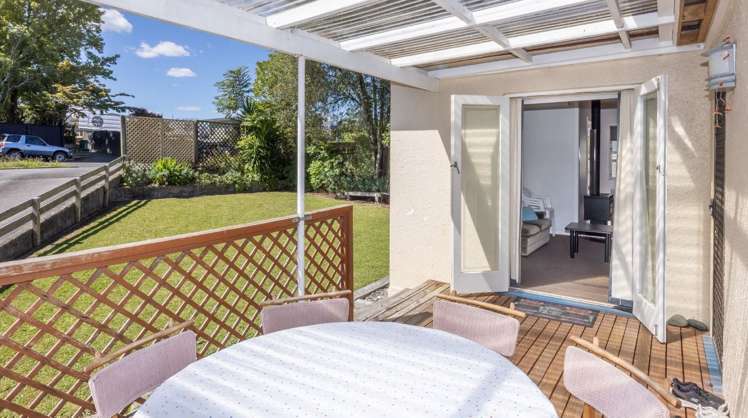 69 Lake Crescent Hamilton Lake_3