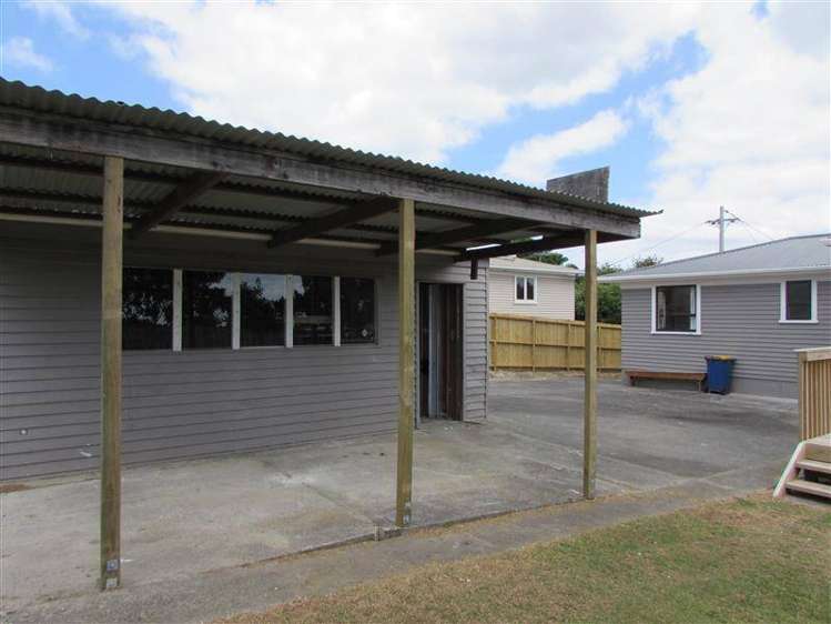 17 Blease Street New Lynn_14