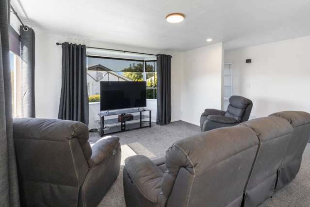 17 Susan Street Pukehangi_4