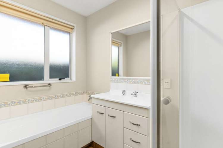 2 Bluebell Lane Woolston_9