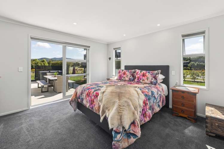 1 Kahikatea Drive Kinloch_11