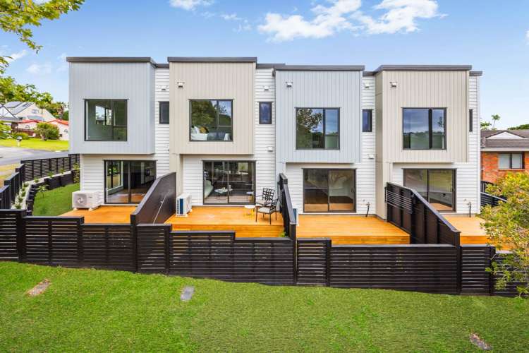 2/1 Photinia Place Botany Downs_11