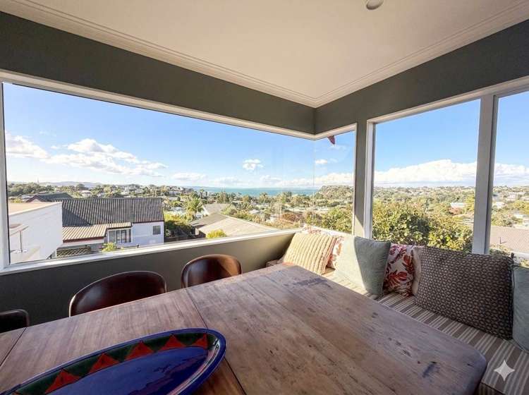 24 Surf Road Stanmore Bay_3