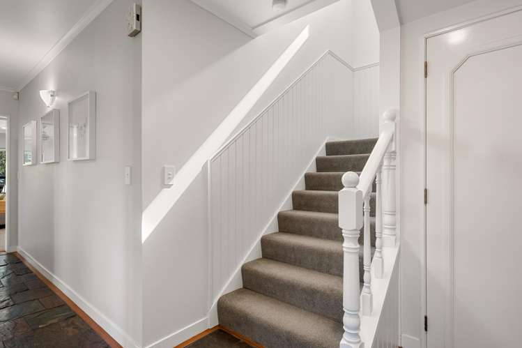 49 Olympus Way Richmond_15