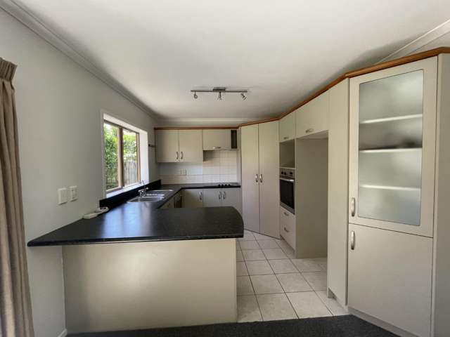 19 Miers Glade Rototuna_2