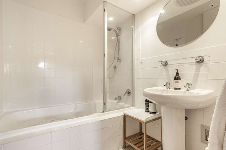 4/2 Tiwai Road Royal Oak_14