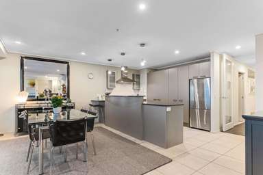 1501/72 Devonport Road_3