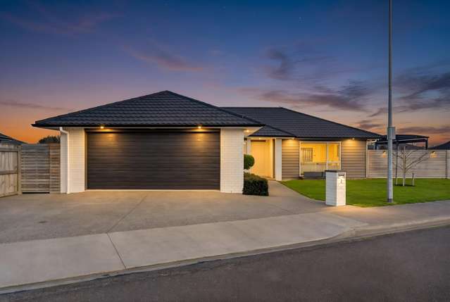 Sun, Style and Tararua Views