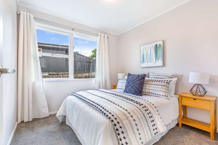 17 Castaing Crescent Te Atatu South_15