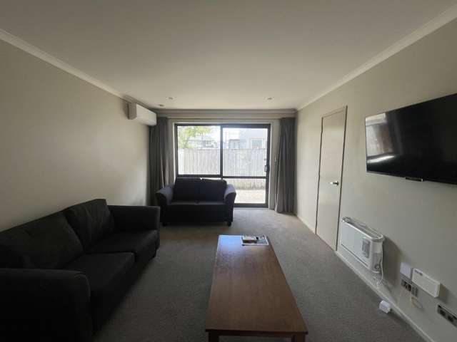 4/173 Knighton Road Hillcrest_3