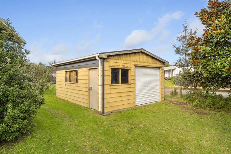 42 Norfolk Crescent Otaki Beach_9