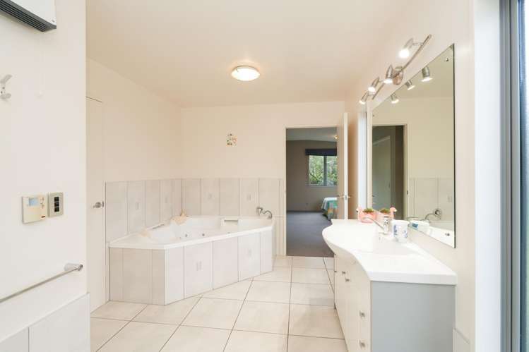 44 Glenroy Park Drive Waikiwi_17