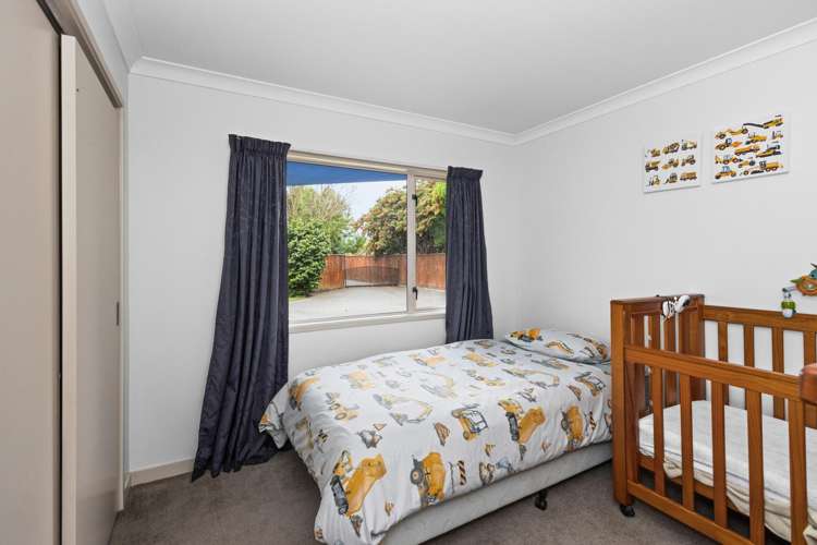 810a Cook Place Raureka_11