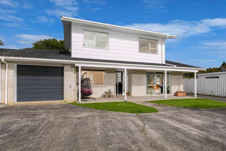 1/10 Mannering Place Hillcrest_11