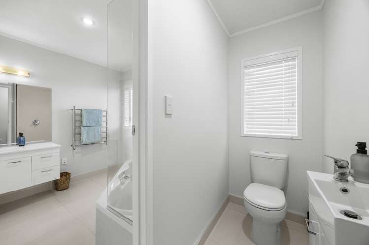 8 Rachael Place Farm Cove_25