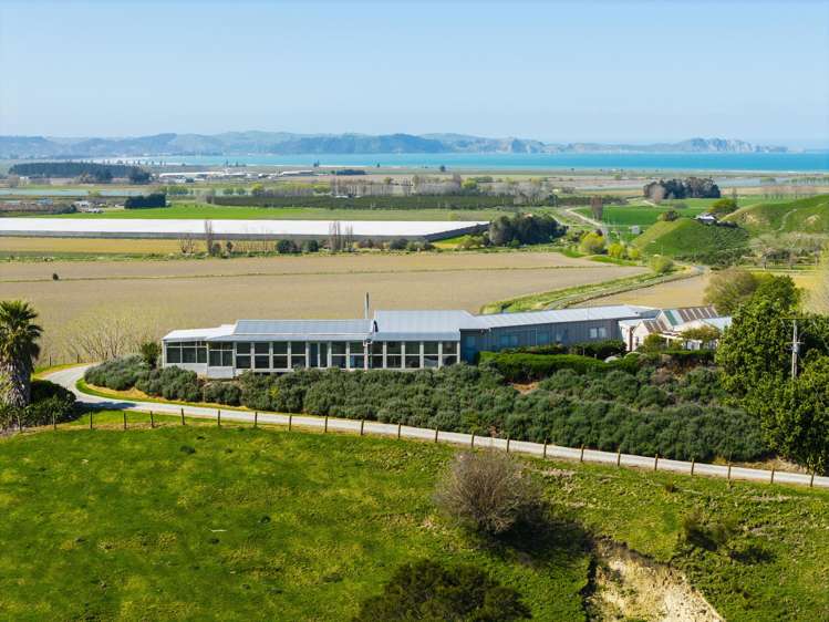 327 and 327a Taurau Valley Road_0