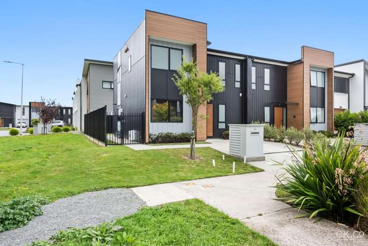 8 Aston Crescent Wallaceville_16