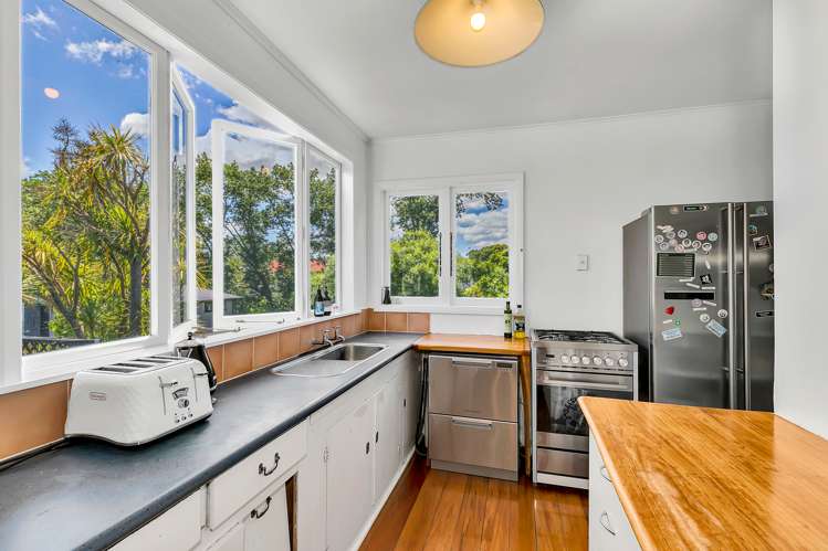 33 Premier Avenue Point Chevalier_12