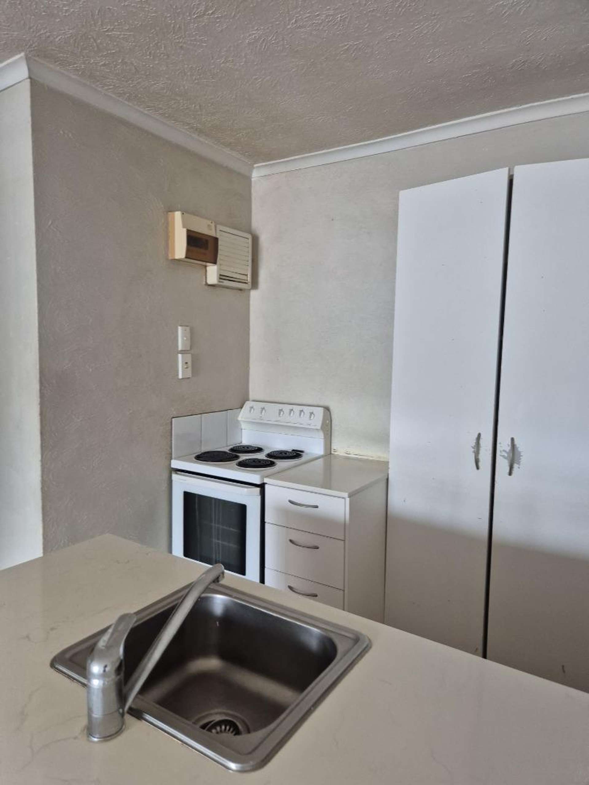 17/4 Eason Street 11068_0